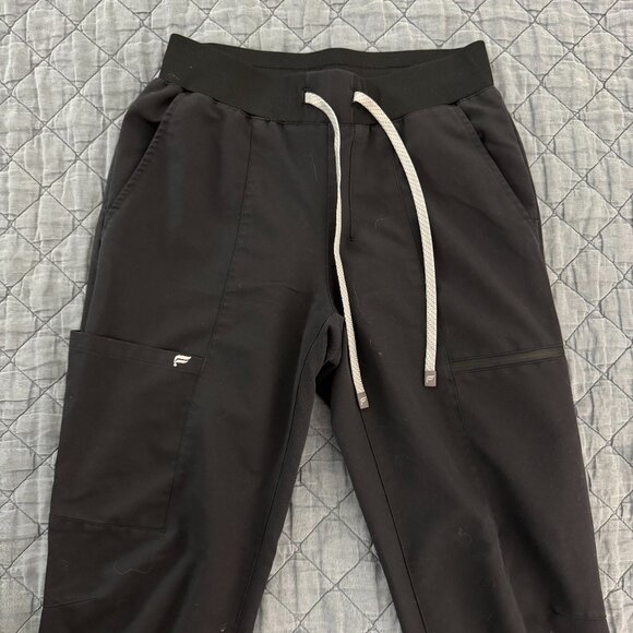 2 Fabletics Scrub Pants - On Call Jogger - Black - Size Small - Picture 3 of 5